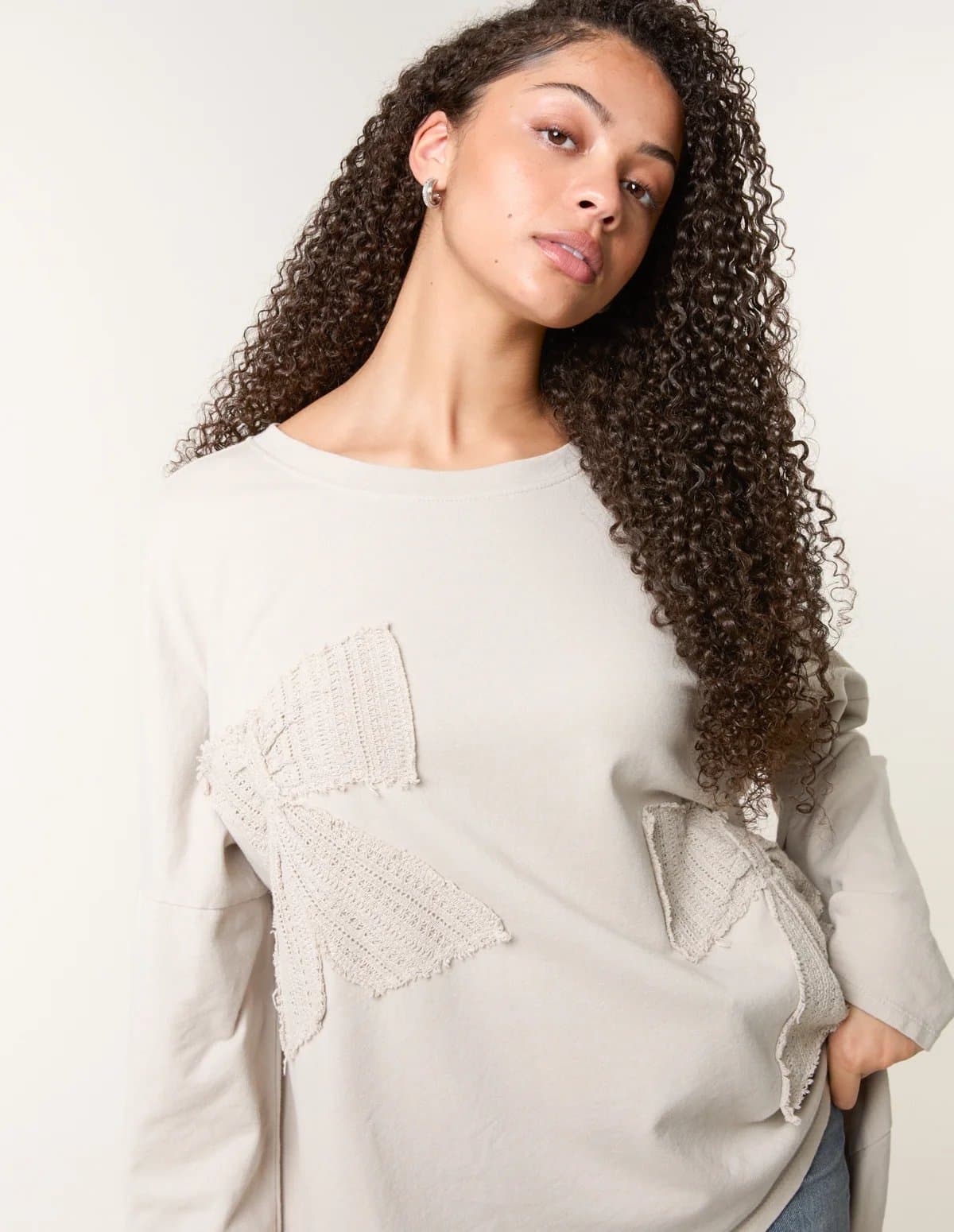 Blue Vanilla Blue Vanilla Beige Lace Bow Sweat Top