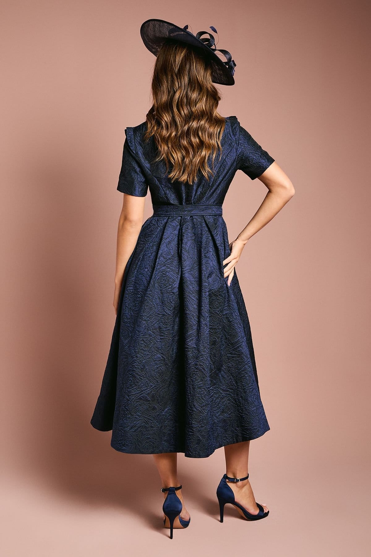 Coast Coast Women's Short Sleeve Jacquard Midi Dress With Belt in Navy - 4