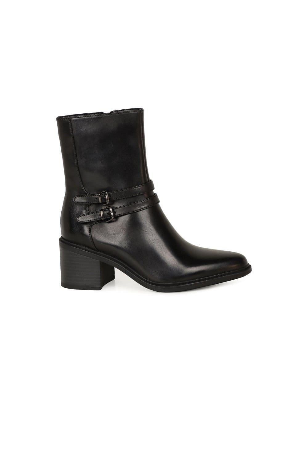 Regarde le Ciel Regarde Le Ciel Women's 'Elettra 02' Ankle Boots in Black