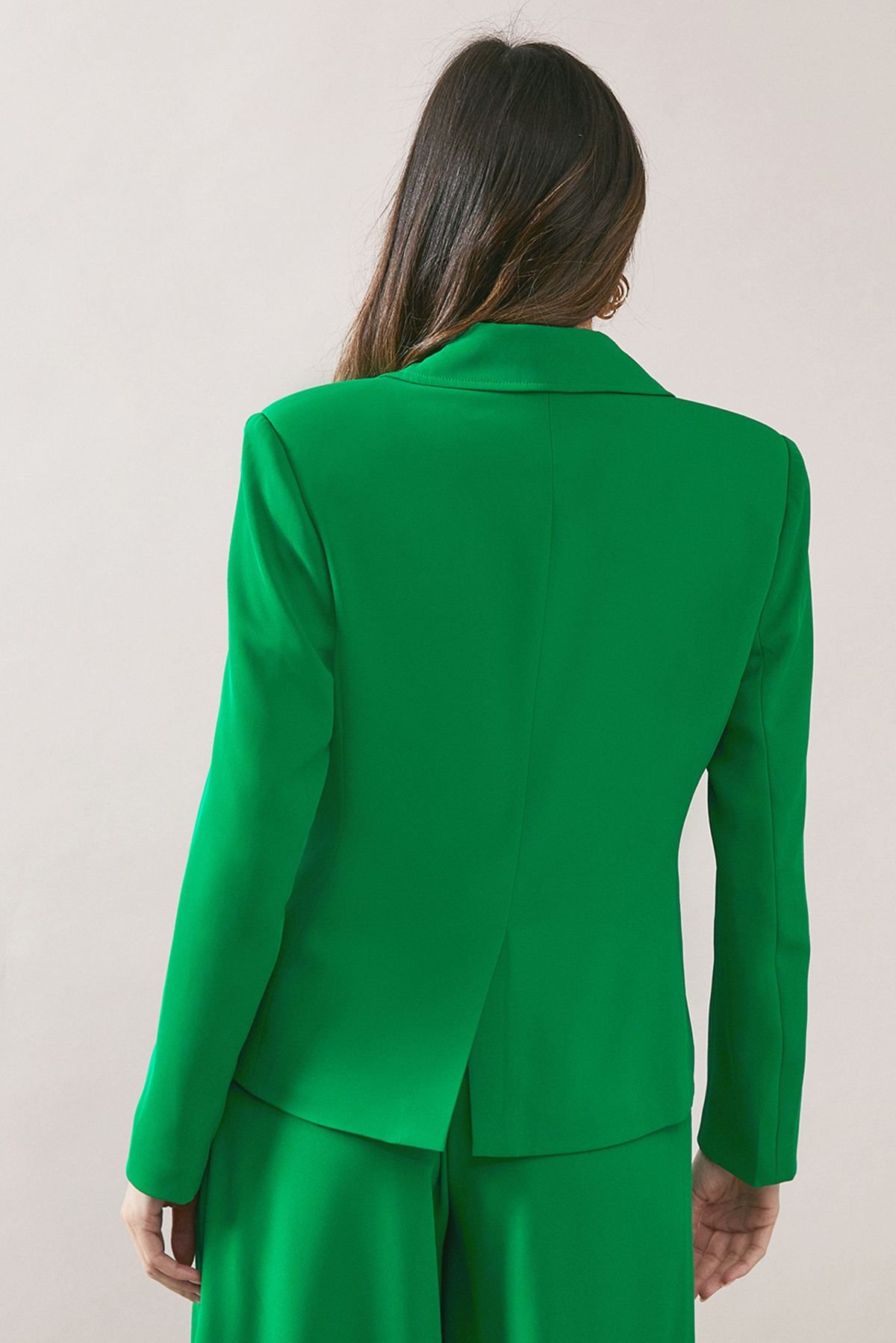 Wallis Wallis Women's Four Pocket Button Through Blazer in Green - 3