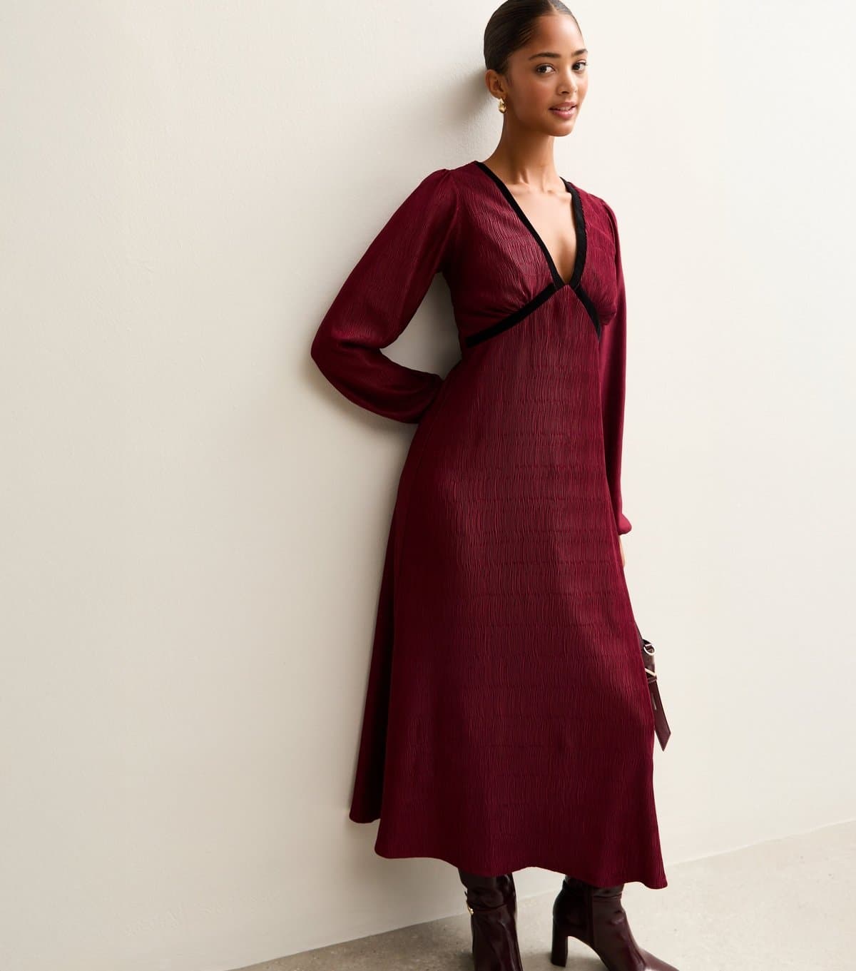 New Look Women's Dark Burgundy Plisse V-Neck Midi Dress New Look