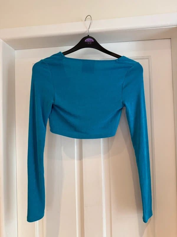 Bershka Bershka Long Sleeve Blue Cropped Top with Front Detailing - Medium