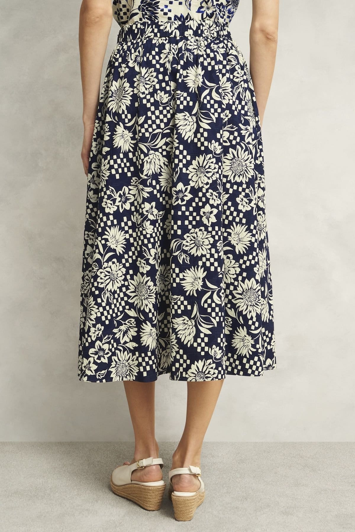 Hobbs London Hobbs London Women's Rousham Floral Print Midi Skirt in Navy - 4