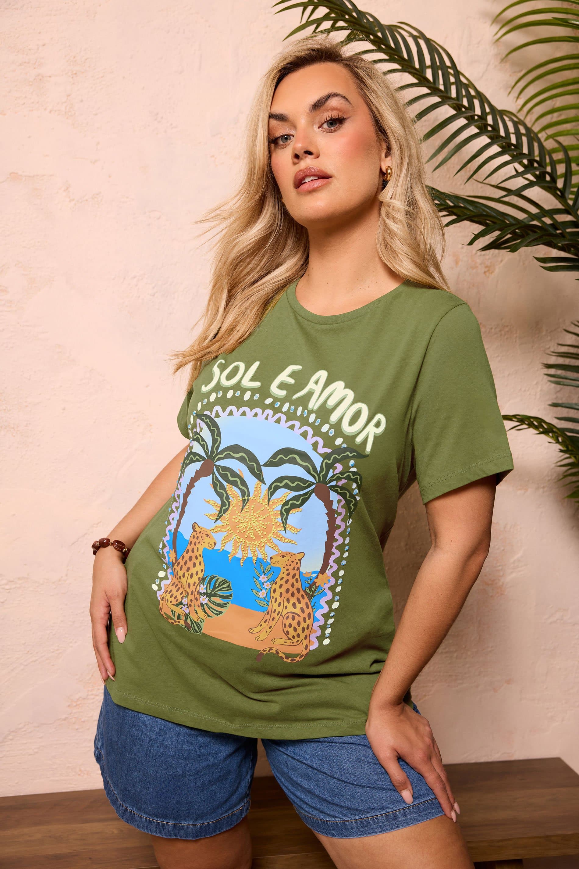 Yours Plus Size Green 'Sol E Amor' Graphic Tshirt
