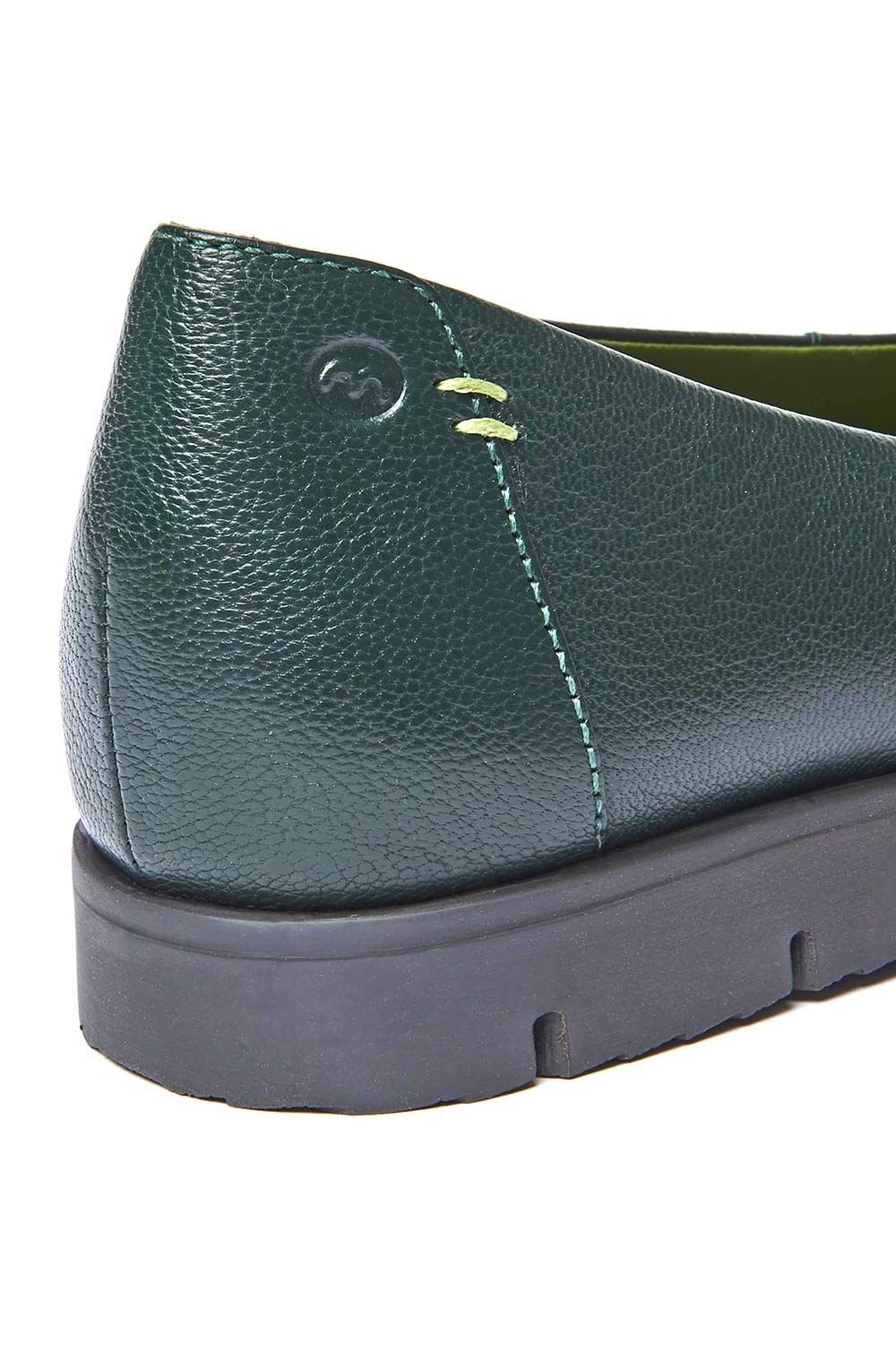 Moshulu Moshulu Women's 'Jin' Leather Flat Slip On Shoes in Dark Green - 4