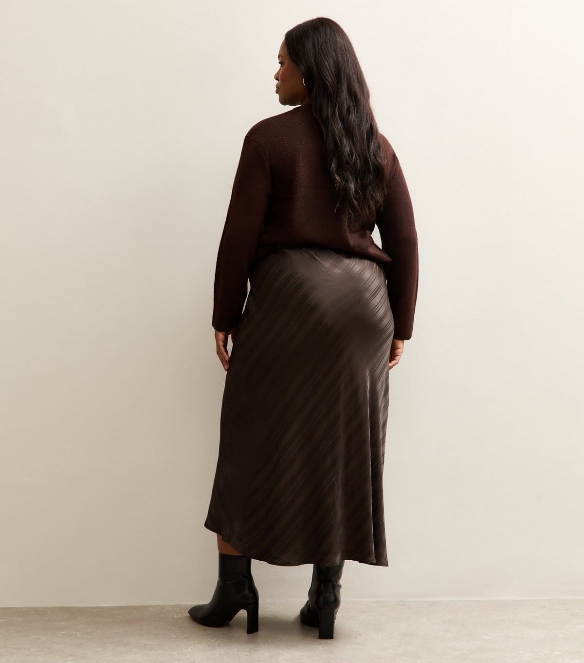 New Look Women's Plus Size Dark Brown Striped Satin Bias Cut Midi Skirt Curves New Look - 4