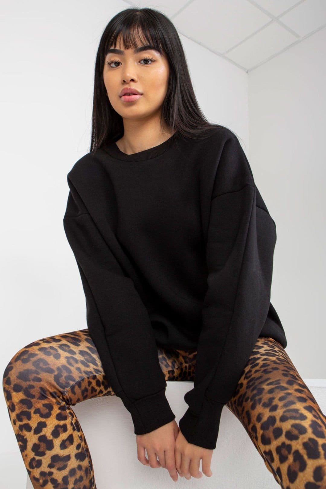 Love Lace Women's Warm Cotton Relaxed Fit Sweatshirt in Black