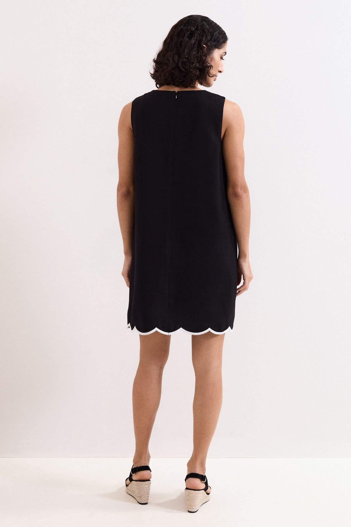 Phase Eight Phase Eight Women's Marta Scalloped Hem Shift Dress in Black - 4