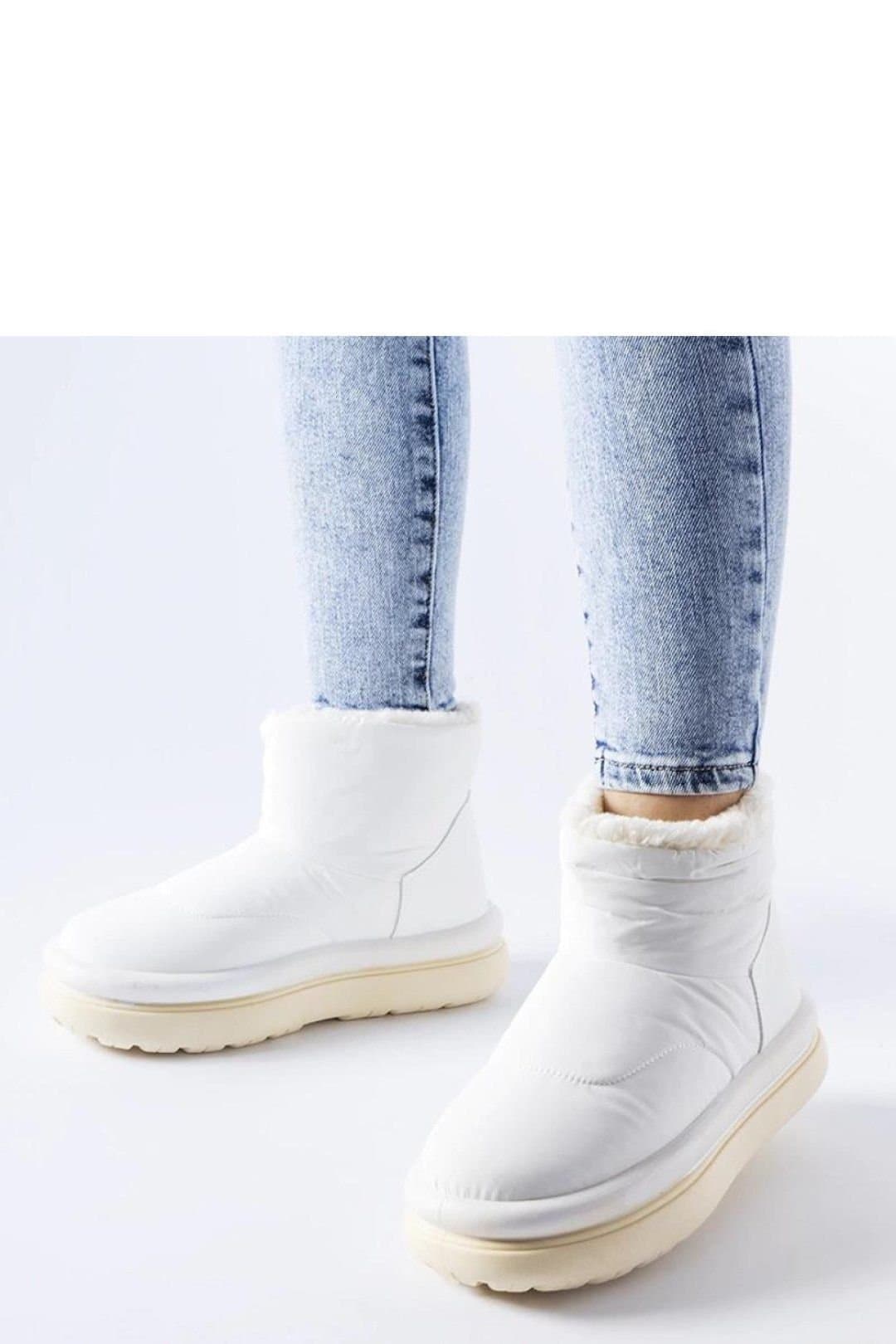 Love Lace Love Lace White Insulated Snow Boots with Round Toe