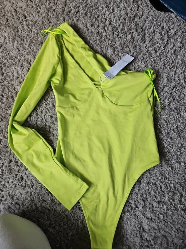 Bershka Bershka one sleeve bodysuit
