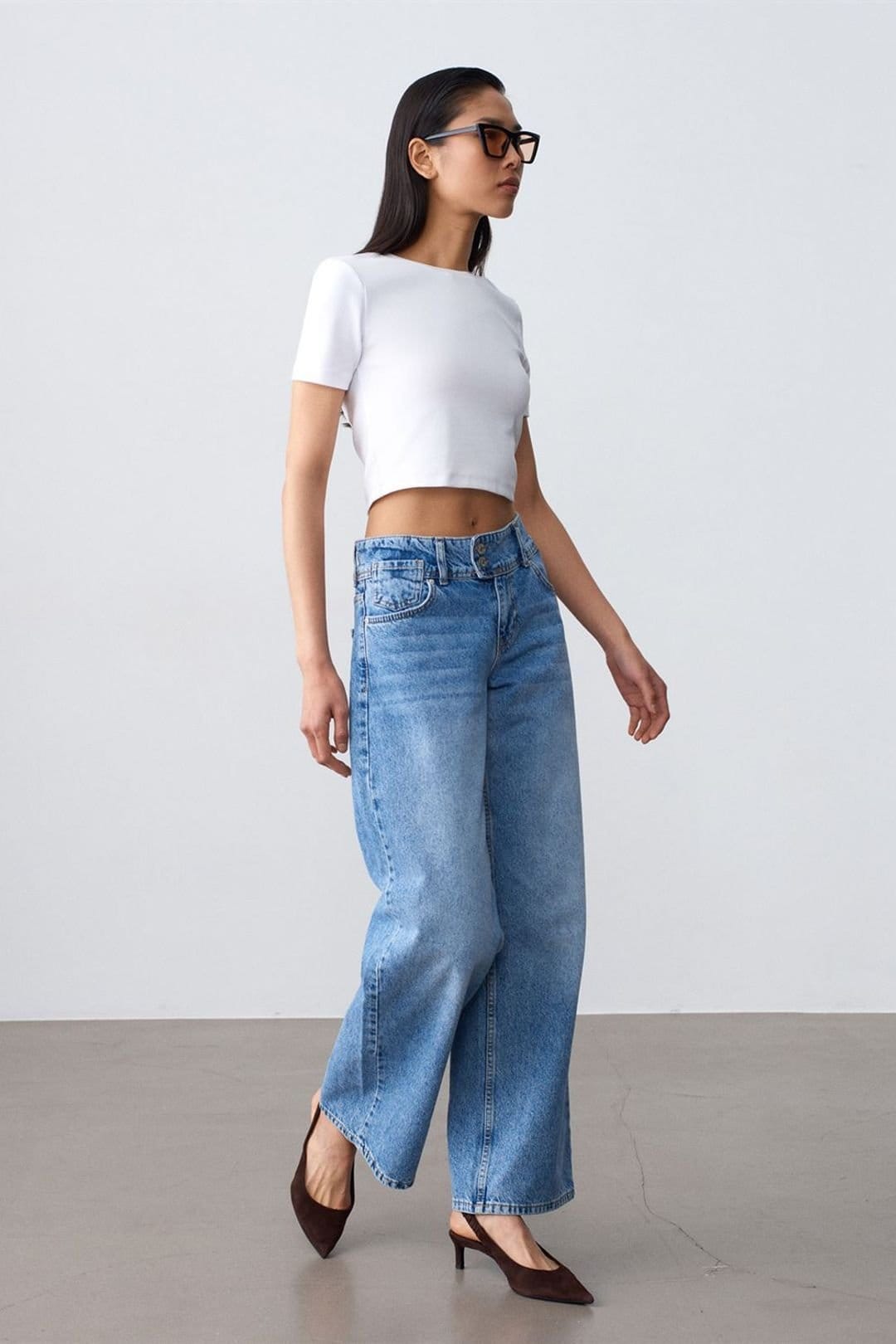 Dilvin Dilvin Women's High-Waist Wide-Leg Cotton Jeans in Mid Blue - 4