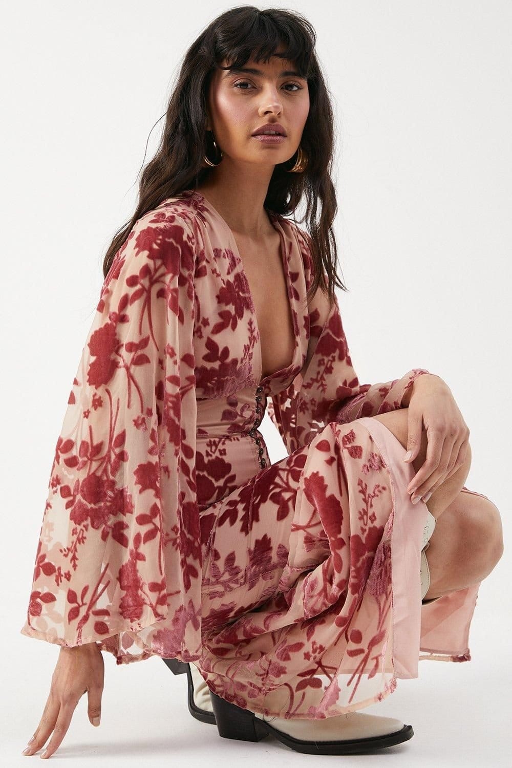 Warehouse Warehouse Women's Velvet Plunge Neck Flared Sleeve Button Through Midi Dress in Red - 4