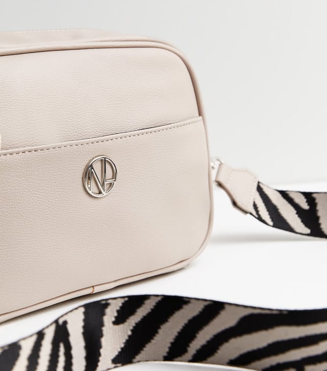 New Look Grey Leather-Look Webbed Cross Body Bag Vegan New Look - 3