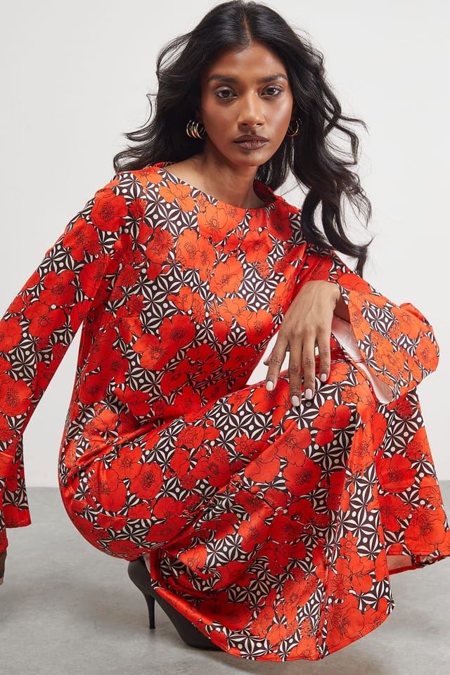 Warehouse Warehouse Women's Floral Crinkle Satin Bias Button Side Midi Dress in Orange - 2