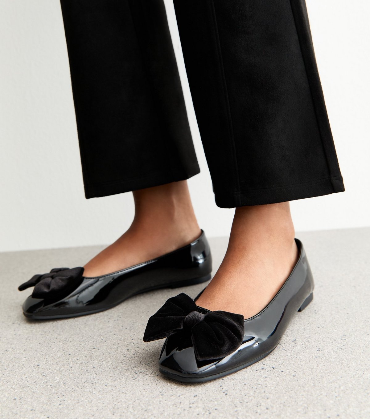 New Look Women's Wide Fit Black Bow Ballerina Flats New Look - 2