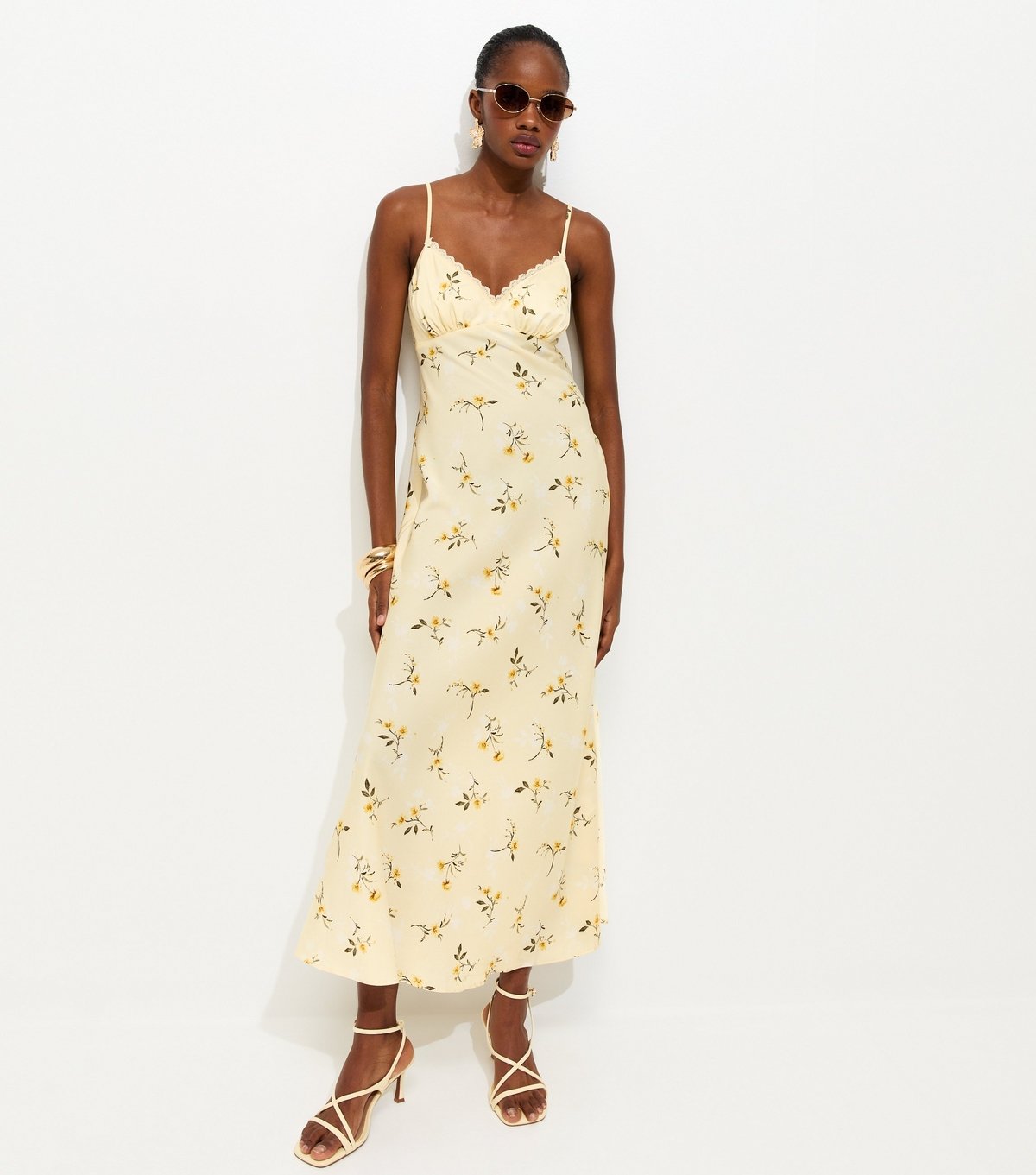 New Look Women's Yellow Daisy Print Lace Trimmed Satin Midi Dress New Look - 2