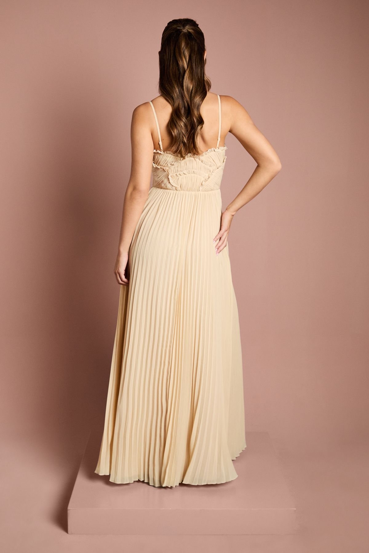 Oasis Oasis Women's Strappy Pleated Bridesmaid Dress With Ruffle Detail in Ivory - 3