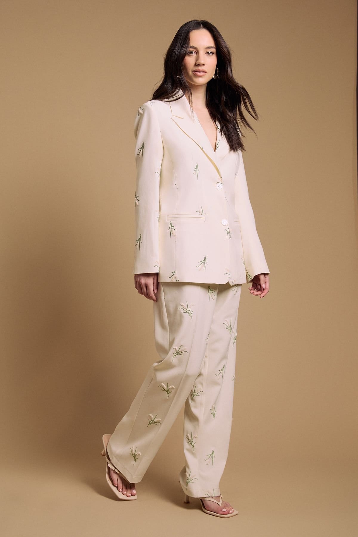 Oasis Oasis Women's Floral Embroidered Tailored Blazer in Ivory - 4