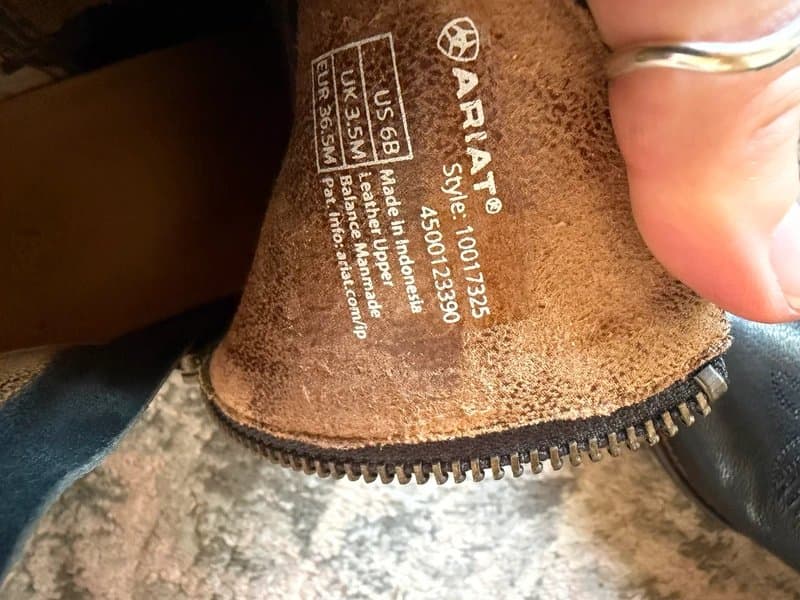Ariat Ariat Darlin Weston ankle boots leather cowboy country style. Size 3.5