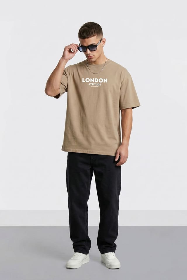 LONDON ATTITUDE LONDON ATTITUDE Men's Original Creators Oversized Heavyweight Streetwear Graphic T-Shirt in Light Sand - 2