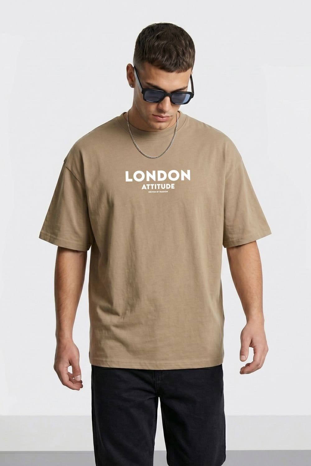 LONDON ATTITUDE LONDON ATTITUDE Men's Original Creators Oversized Heavyweight Streetwear Graphic T-Shirt in Light Sand - 4