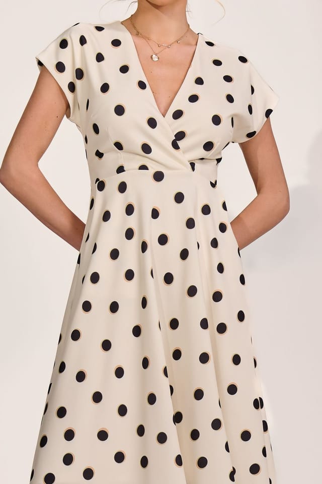 Jolie Moi Jolie Moi Women's Printed Scuba Dipped Hem Maxi Dress in Cream - 3