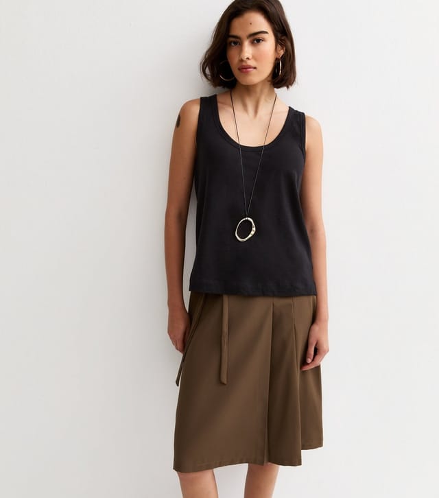 New Look Women's Black Relaxed Scoop Neck Vest New Look - 2