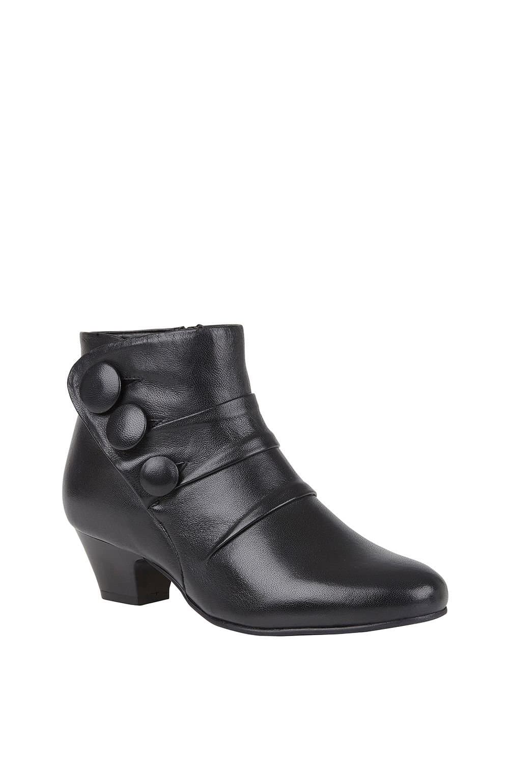 Lotus Lotus Women's 'Prancer' Leather Ankle Boots in Black