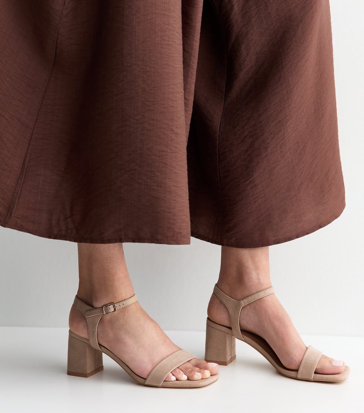 New Look Women's Light Brown Faux Suede Square Toe Block Heel Sandals Vegan New Look