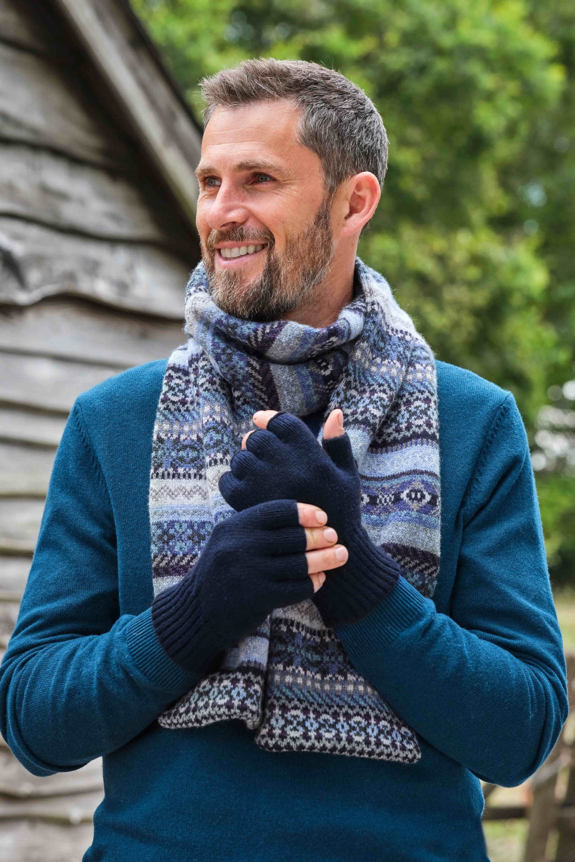 WoolOvers WoolOvers Men's Mens Essential Lambswool Fingerless Gloves in Navy