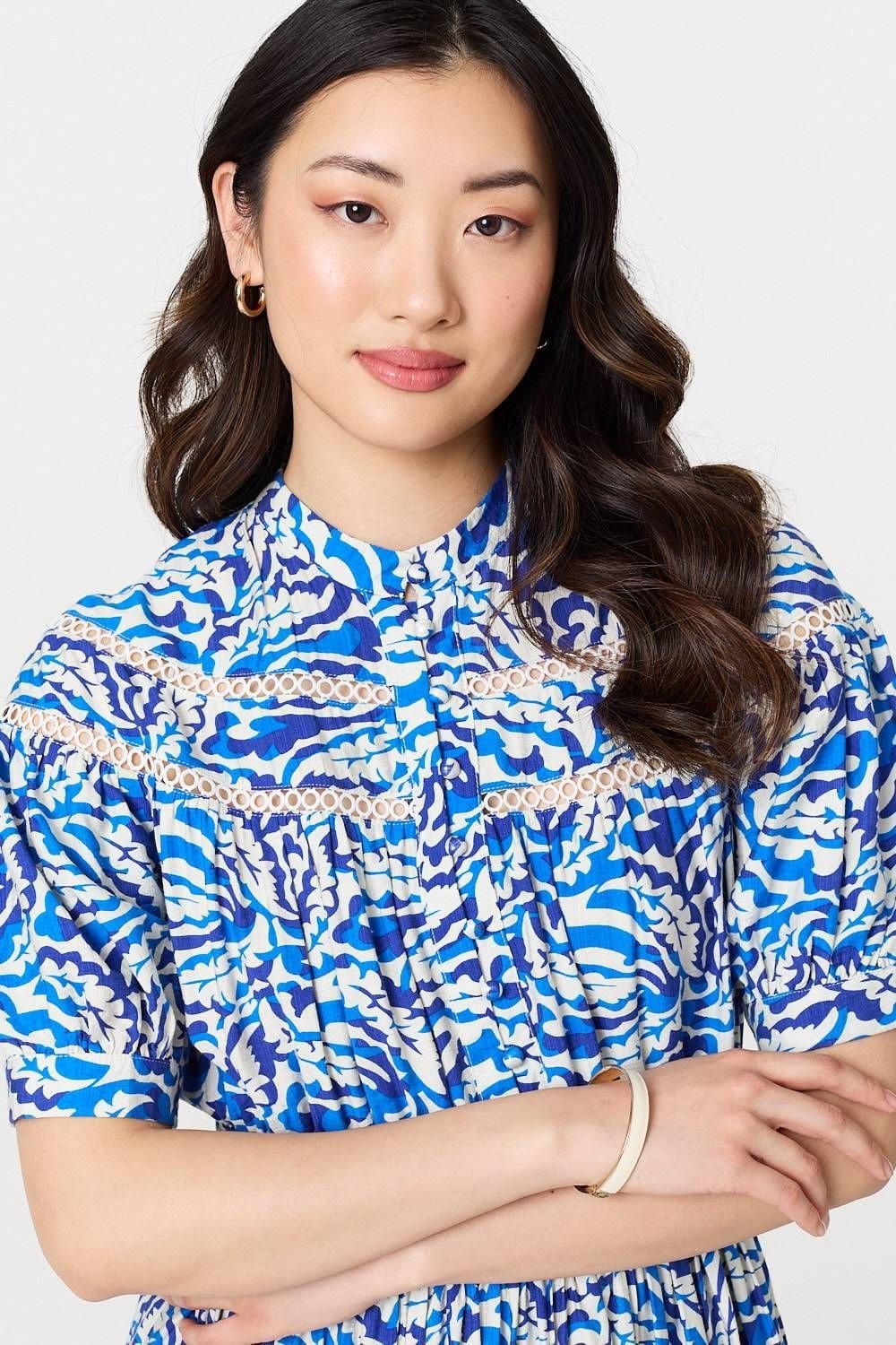Izabel London Izabel London Women's Leaf Print 1/2 Sleeve Midi Shirt Dress in Blue - 4