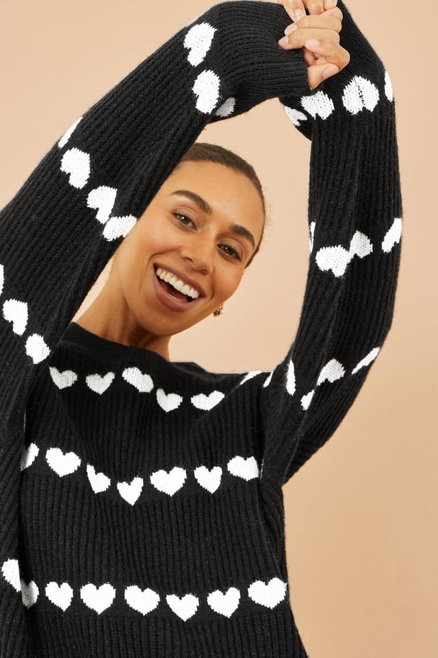 Yumi Yumi Women's Black Knitted Jumped With Heart Stripes - 2
