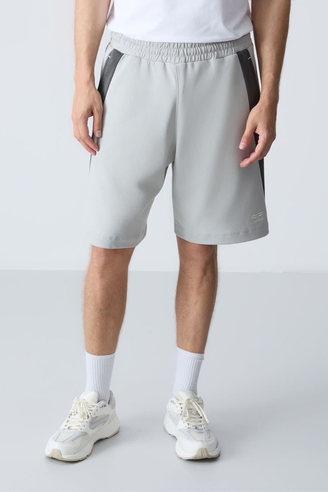 Tommy Life Tommy Life Men's Cotton Blend Sweat Shorts in Light Grey