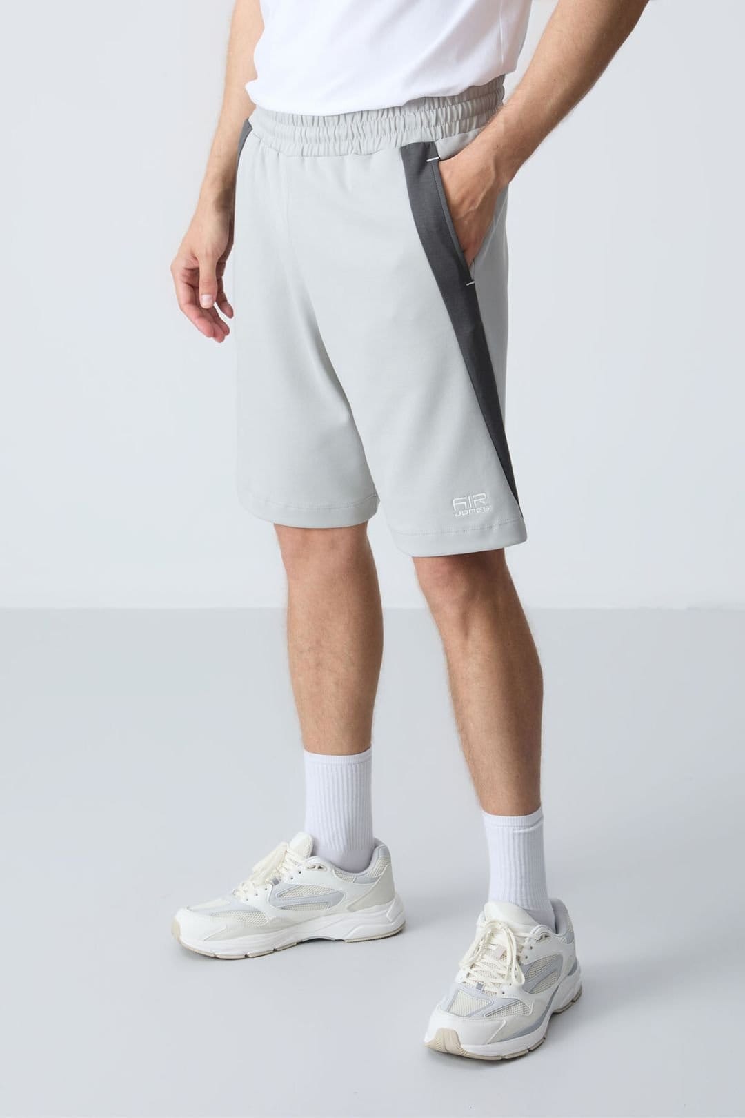 Tommy Life Tommy Life Men's Cotton Blend Sweat Shorts in Light Grey - 4