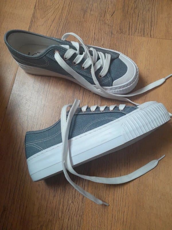 New Look Womens canvas trainers size UK5 EU 38 from New Look