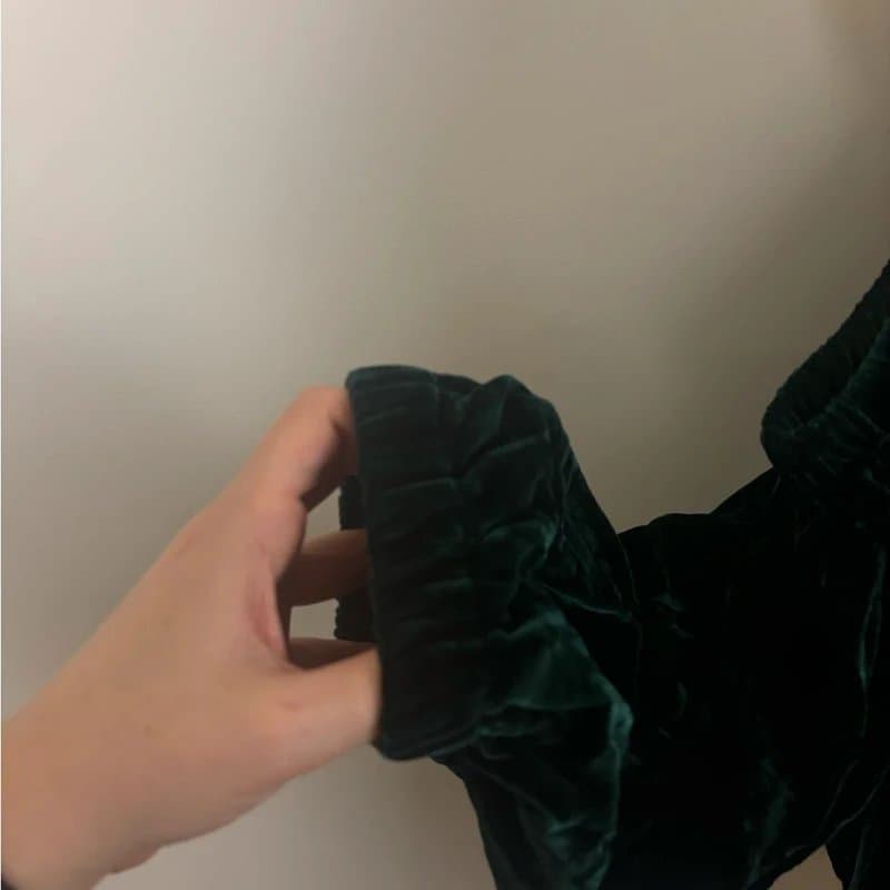 Topshop NWT TopShop Off the Shoulder Top Green Velvet US 4