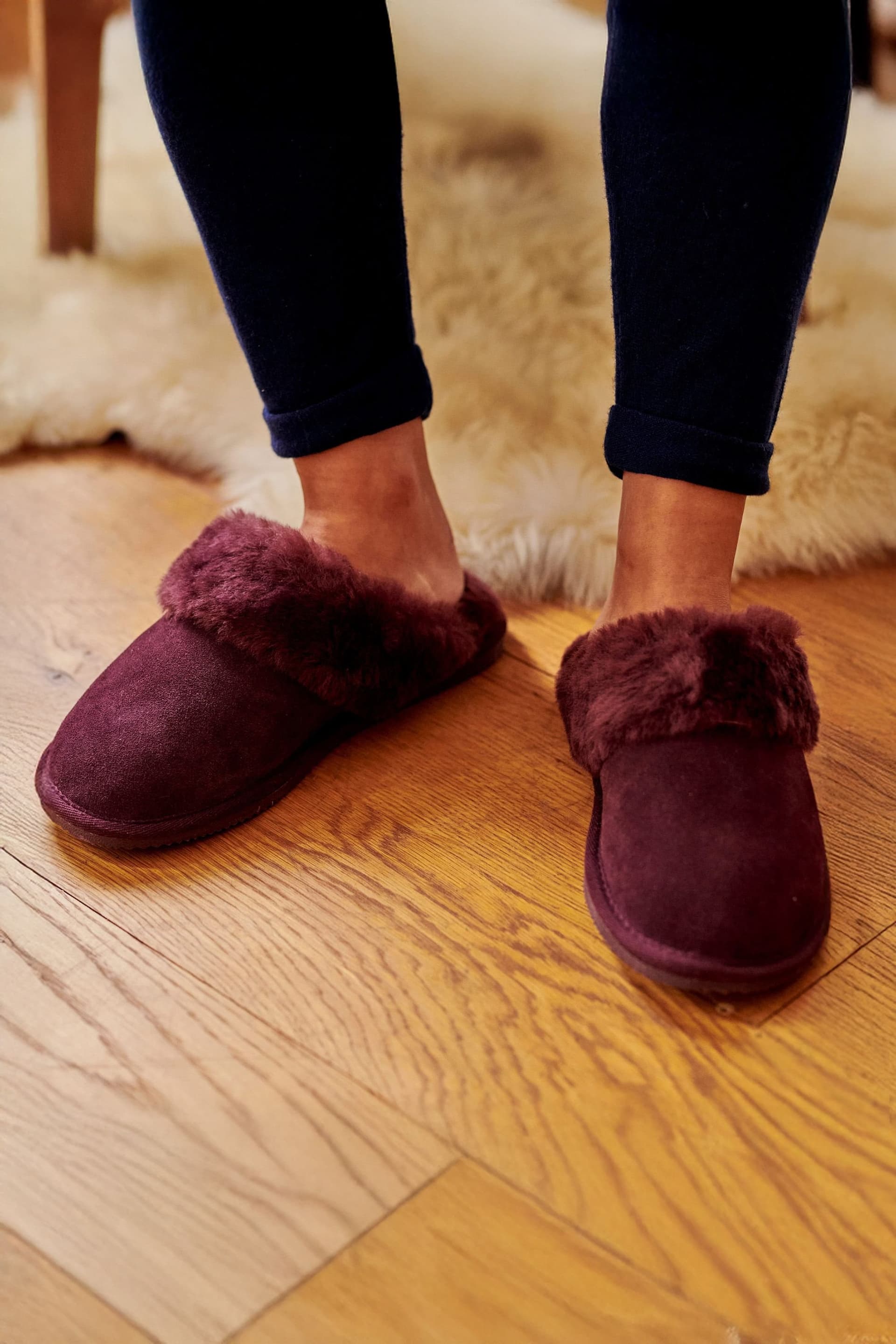 WoolOvers WoolOvers Women's Womens Sheepskin Mule Slipper in Plum