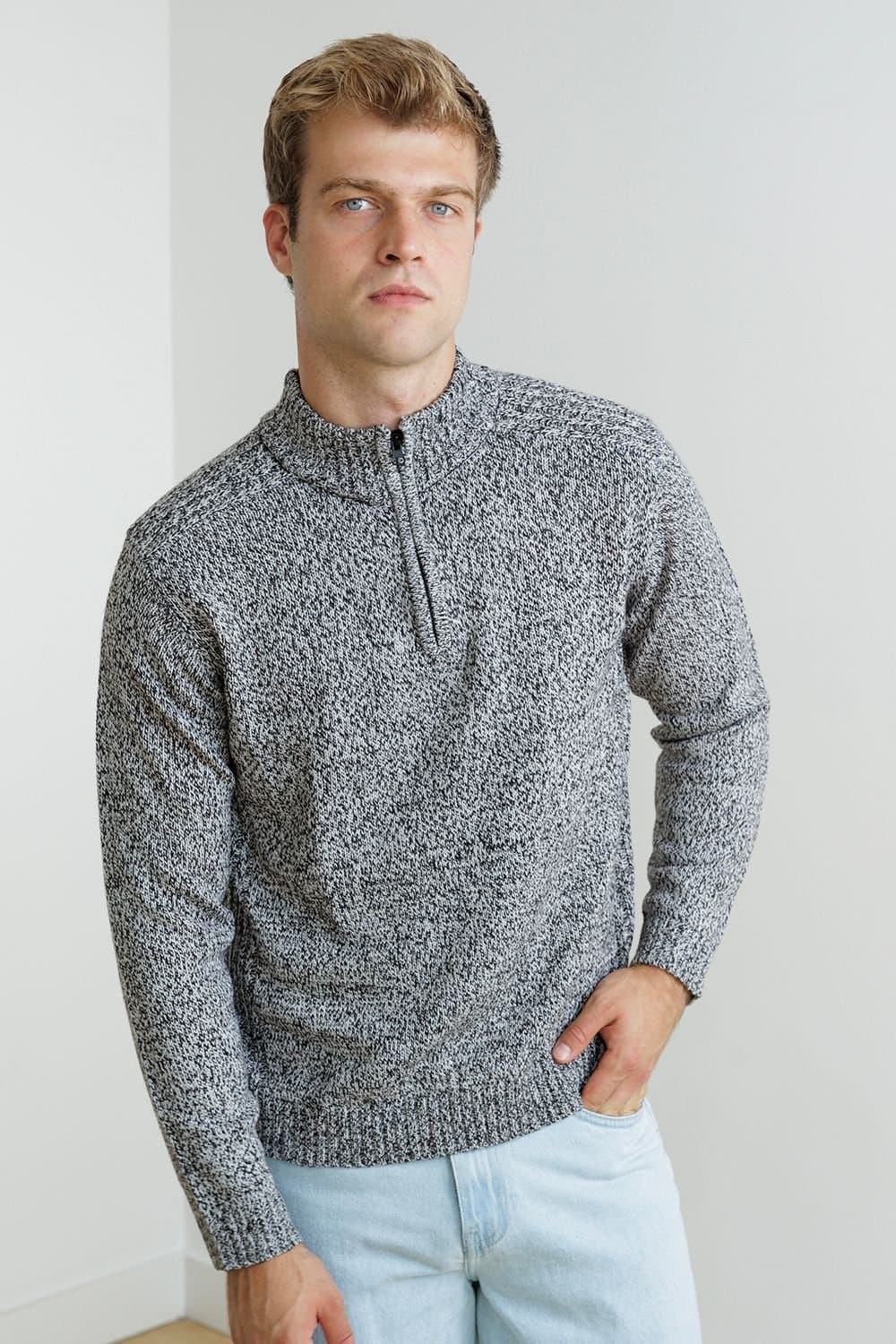Influence Influence Men's 1/2 Zip Funnel Neck Chunky Knit Jumper in Charcoal