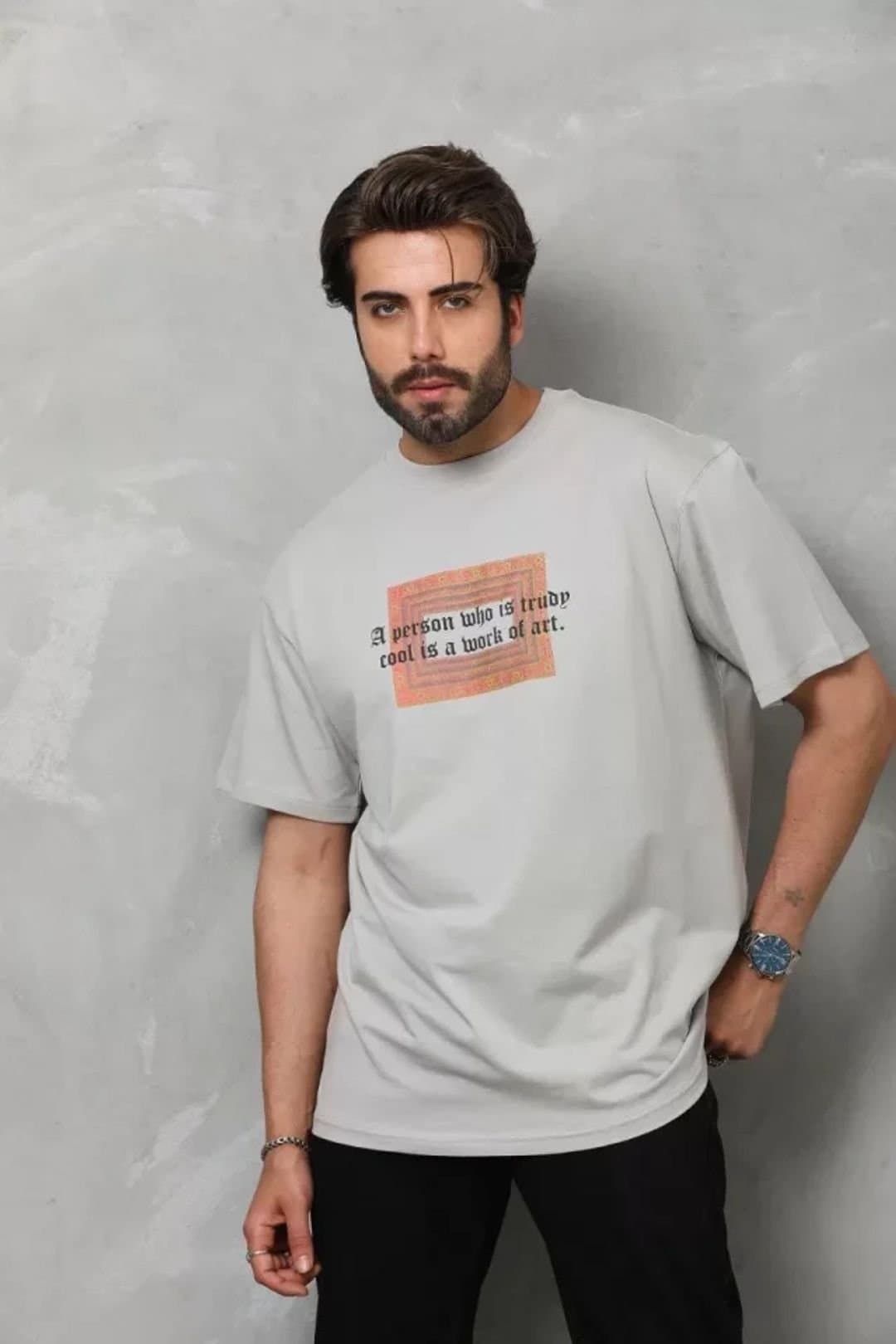 Janes Janes Men's Oversized Text Print Crew Neck T-Shirt in Grey