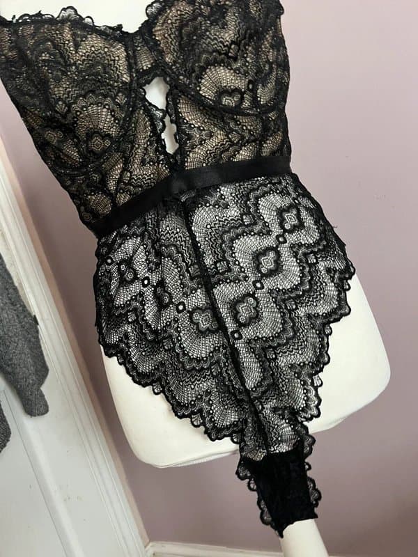 ASOS UK22 (DD/E Cup) Fuller Bust lace underwired thong bodysuit with high leg cut