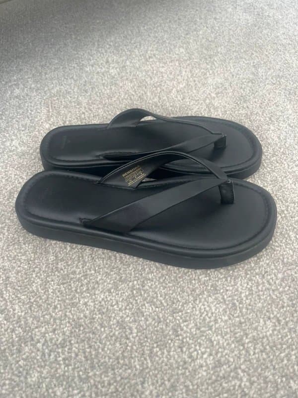 Bershka Bershka thong flat slider sandals