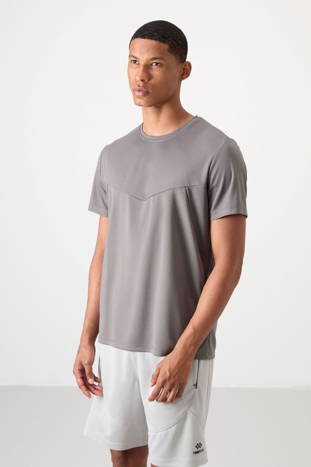 Tommy Life Tommy Life Men's Solid Polyester Crew Neck T-Shirt in Grey