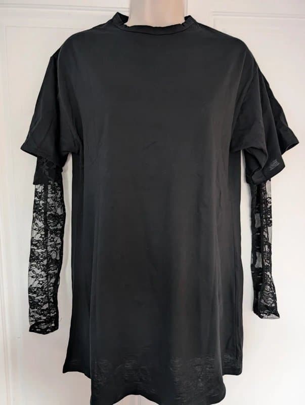 ASOS ASOS Design t shirt mini dress with lace sleeves in black size 4-6