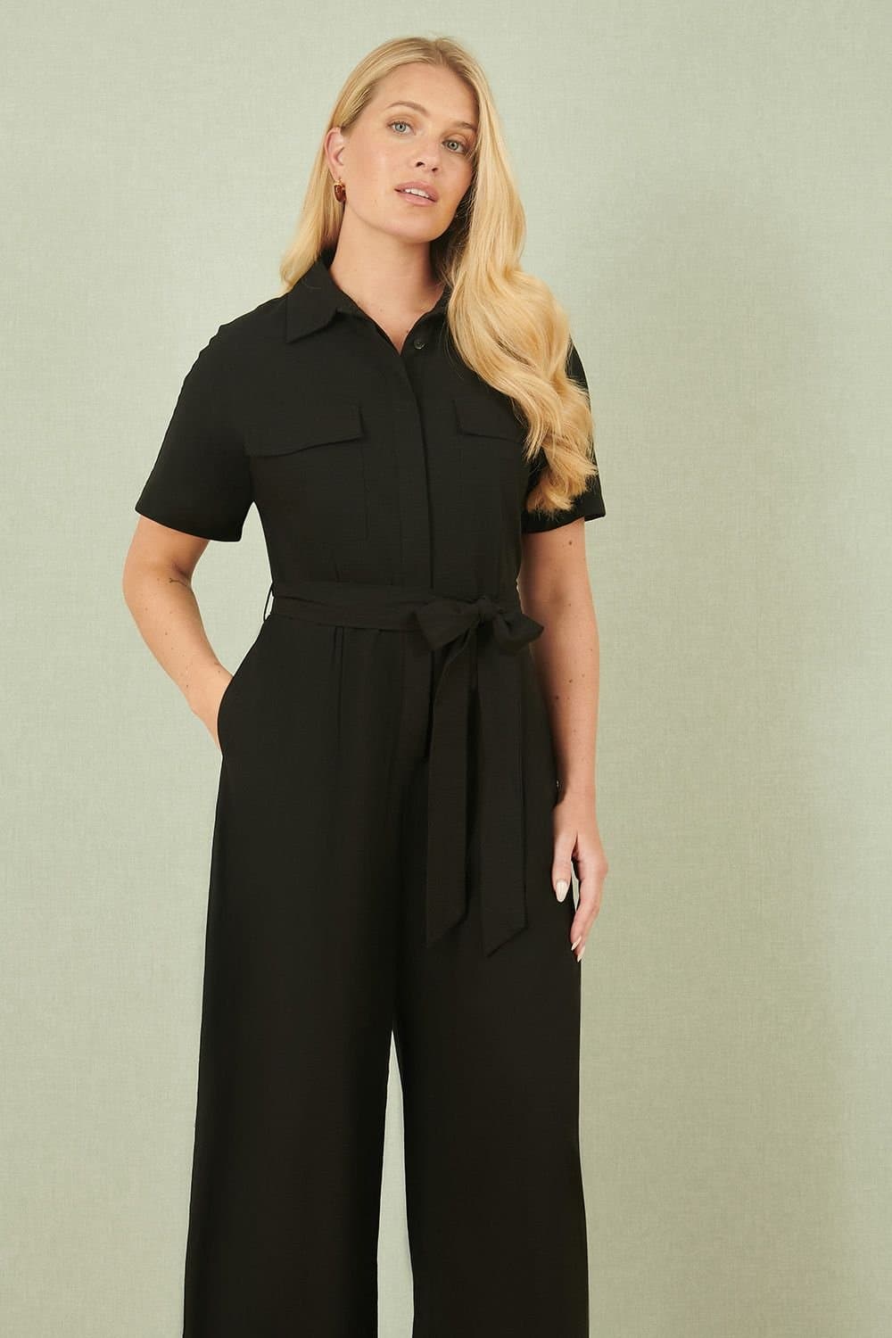 Yumi Yumi Women's Black Utility Relaxed Fit Jumpsuit