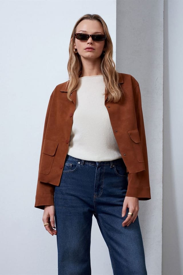 Dilvin Dilvin Women's Women's Crop Faux Suede Jacket in Brown - 3