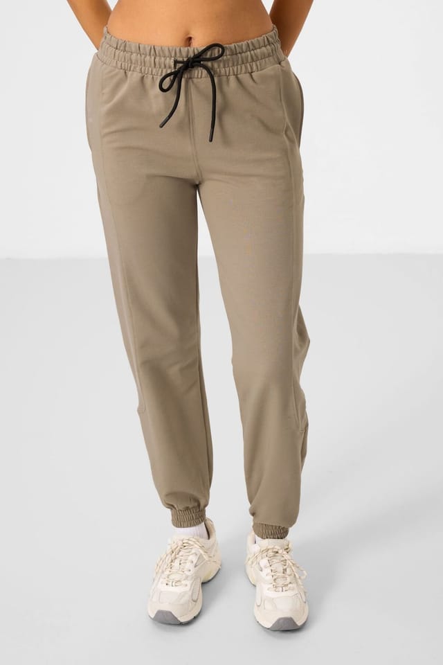 Tommy Life Tommy Life Women's Oversized Fleece Sweatshirt & Pants Set in Stone - 2