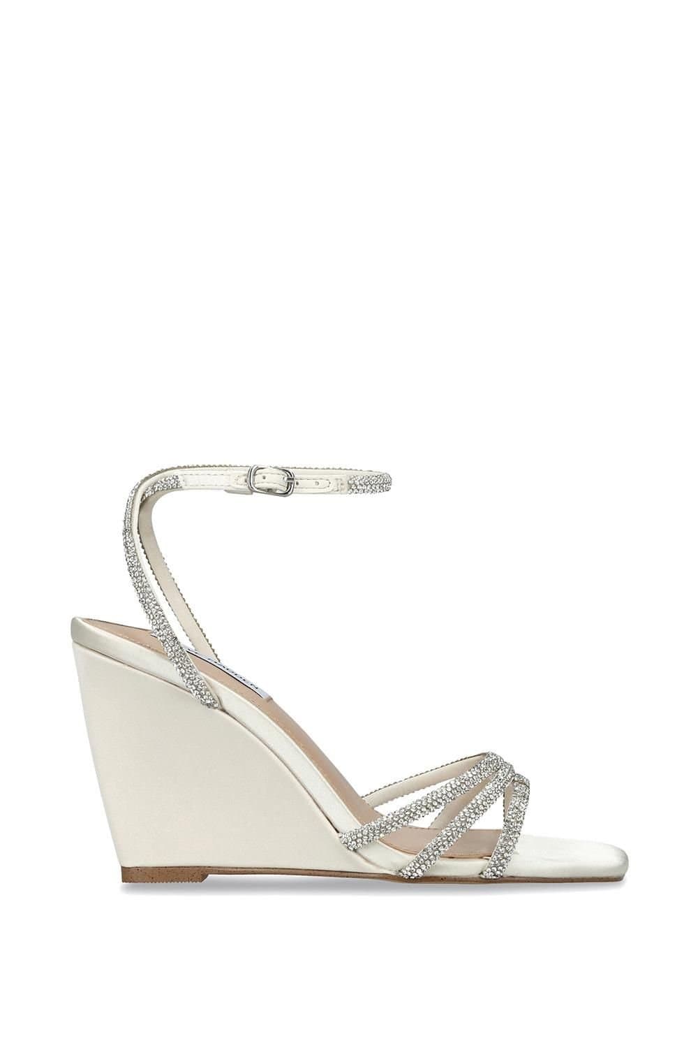Steve Madden Steve Madden Aubri Cream Wedge Sandals in Cream