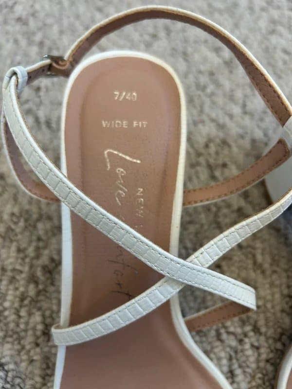 New Look Lovely white heeled sandals- 7 wide fit