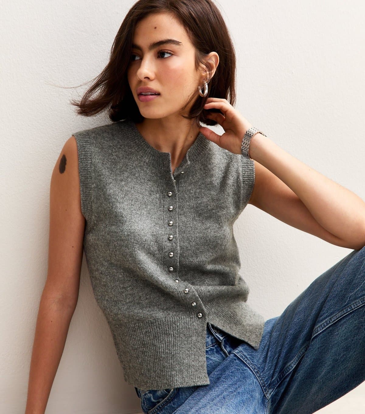 New Look Women's Grey Crew Neck Contrast Button Knit Waistcoat New Look