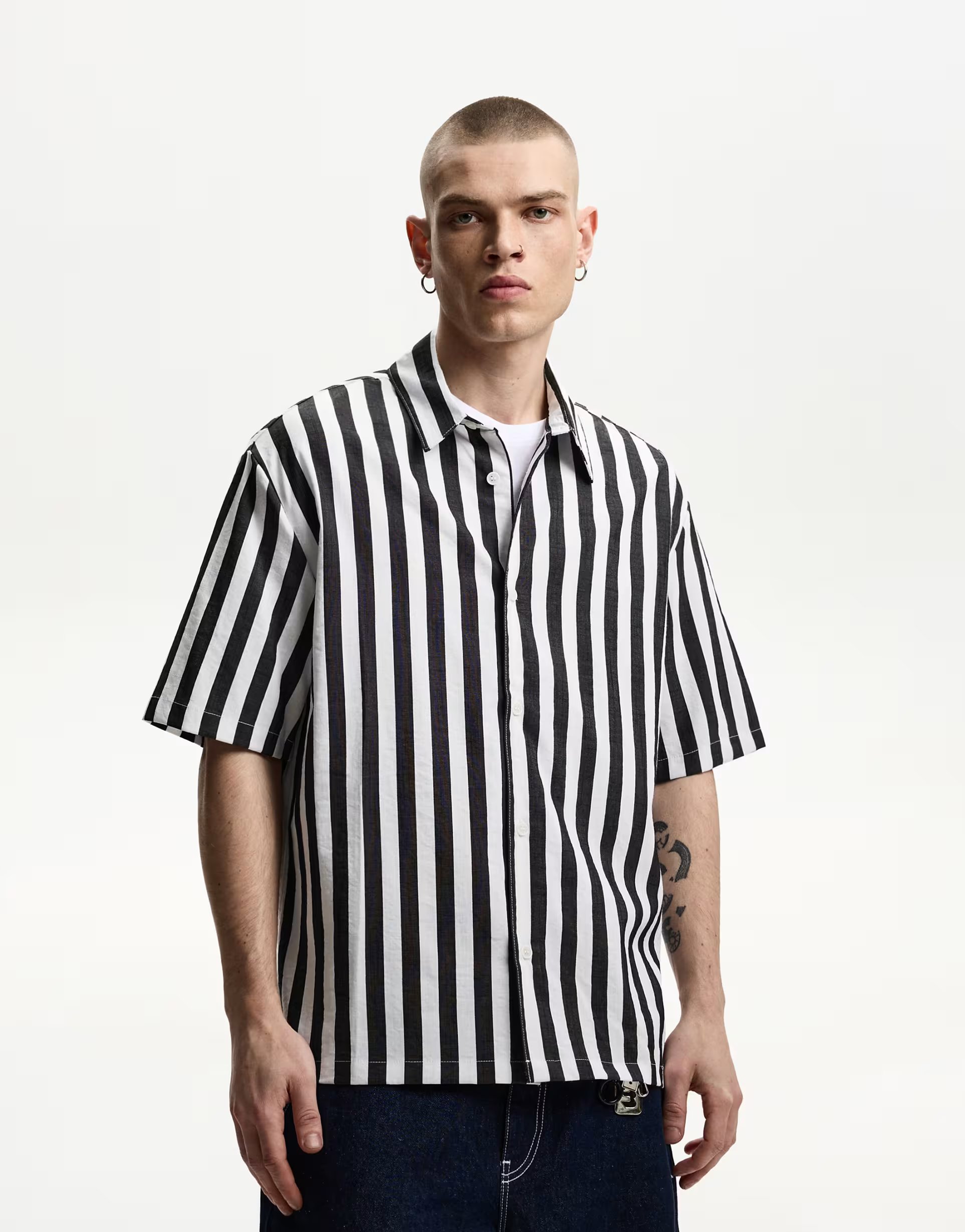 ASOS Bershka relaxed fit short sleeve shirt in black&white - 1